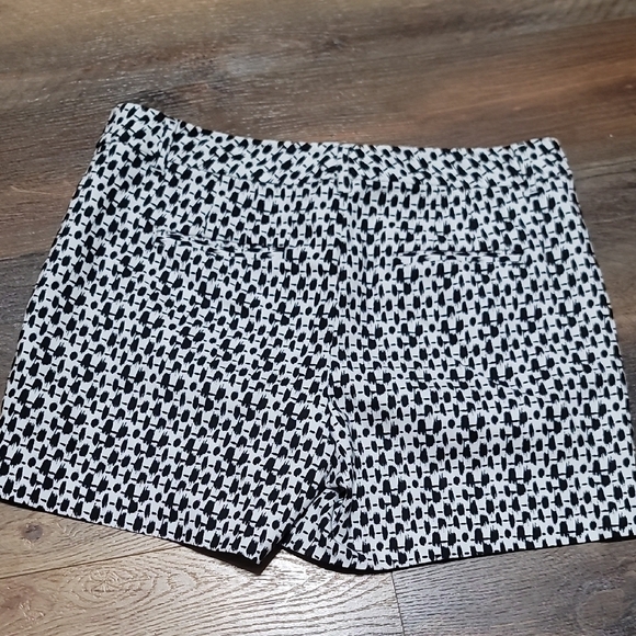 White House Black Market Monochrome Patterned High Waist Shorts - Picture 8 of 10